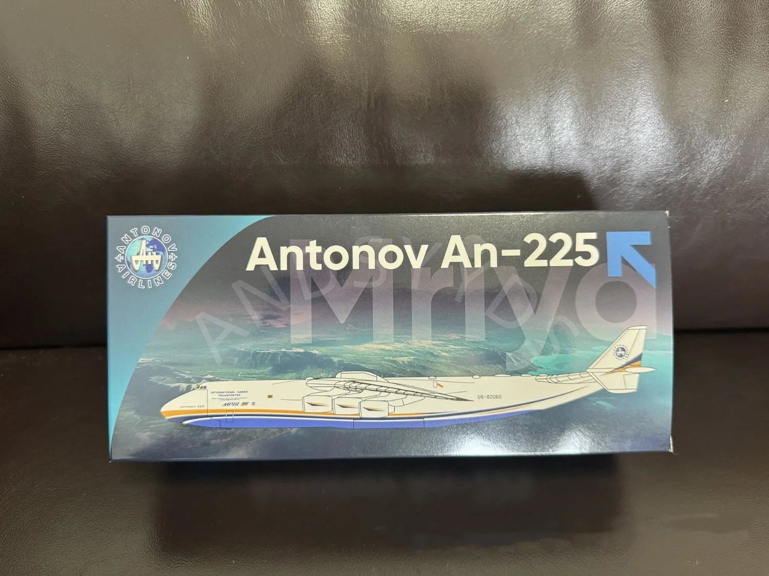 1/400 Scale 21cm An-225 "Mriya" Transport Plane Alloy Aircraft Replica Model Antonov An225 Plane With Base cabin can be opened