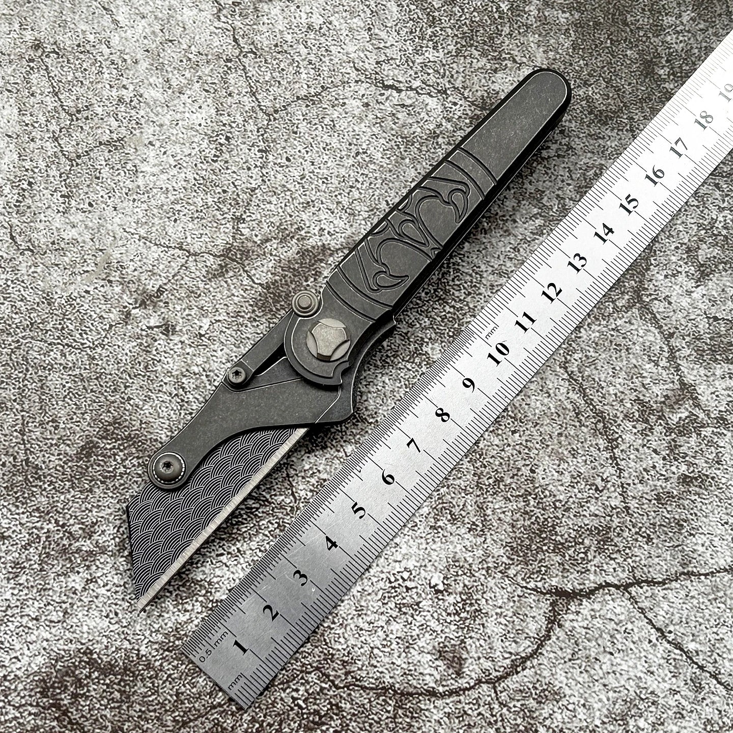 EDC Pocket Tool Eagle Claw Titanium Alloy Knife with Replaceable Blades Quick-Open Utility Knife Outdoor Portable Folding Knife