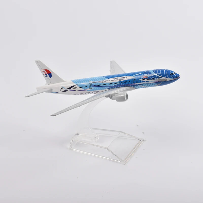JASON TUTU 16cm Malaysia Aeroplane Model Boeing 777 Plane Aircraft Model Airplane Diecast Metal 1/400 Scale Planes