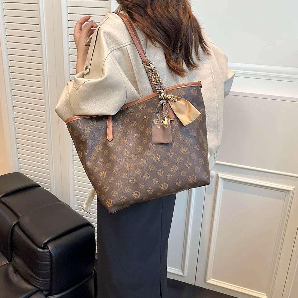 Fashionable Luxury Leather Women Messenger Bag Classic Designer Paris Casual Simple Vintage Trendy Design Diaper Bag