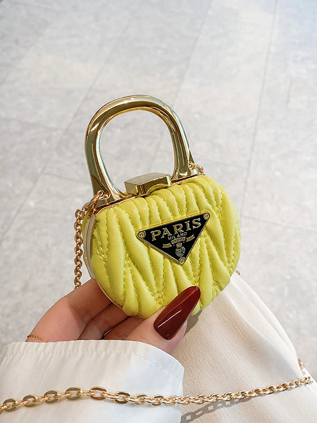 Mini and compact chain mouth red envelope fashionable small fragrance style hand-held shoulder bag