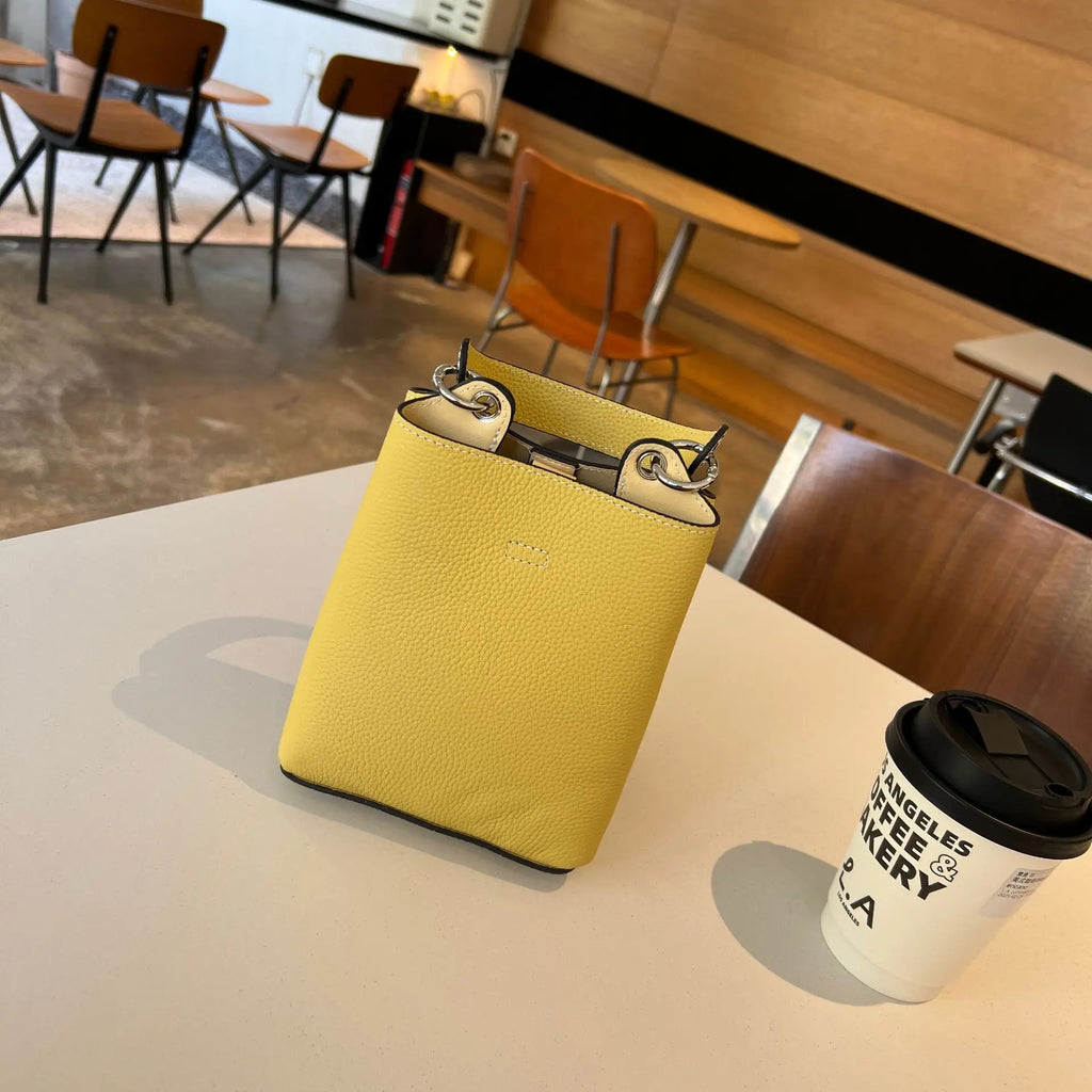 Contrasting Color First Layer Cowhide Mobile Phone Bag, New Mini Bucket Multi-function Portable Shoulder Messenger Women's Bag
