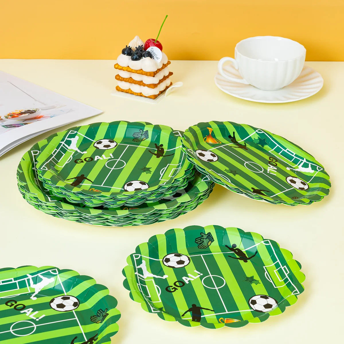 Green Soccer Pitch Scalloped Disposable Paper Plates 7/9 Inch Round Plates for Kids Football World Cup Party Supplies