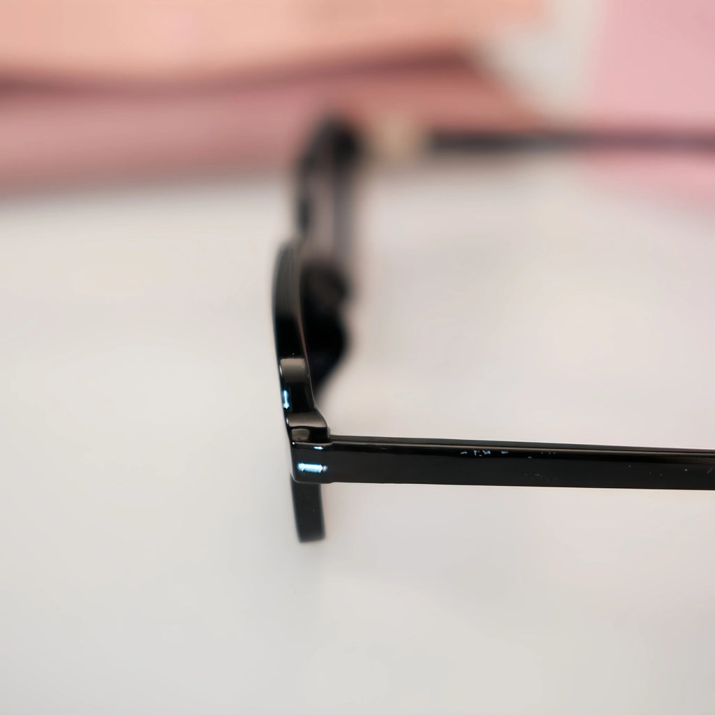 Luxury Women's Sunglasses for Summer. UV Protection, Rectangular and Stylish, Suitable for Outdoor Wear and Daily Commuting.