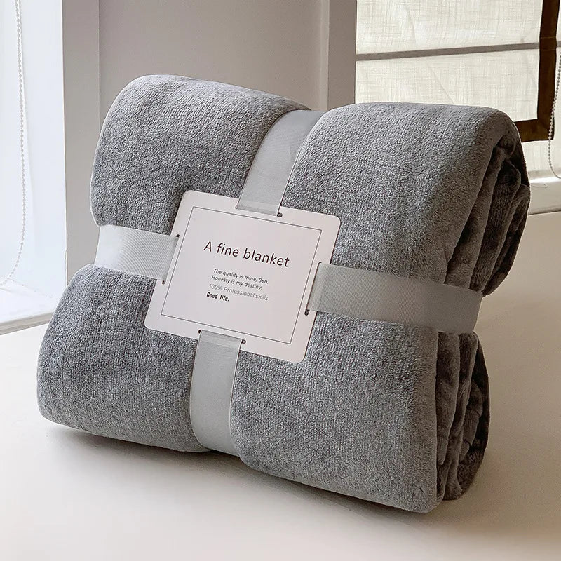 Luxury Flannel Travel Blanket for Airplane Lightweight Office Nap Soft Blanket Non-shedding and Colorfast Multi-purpose Blankets
