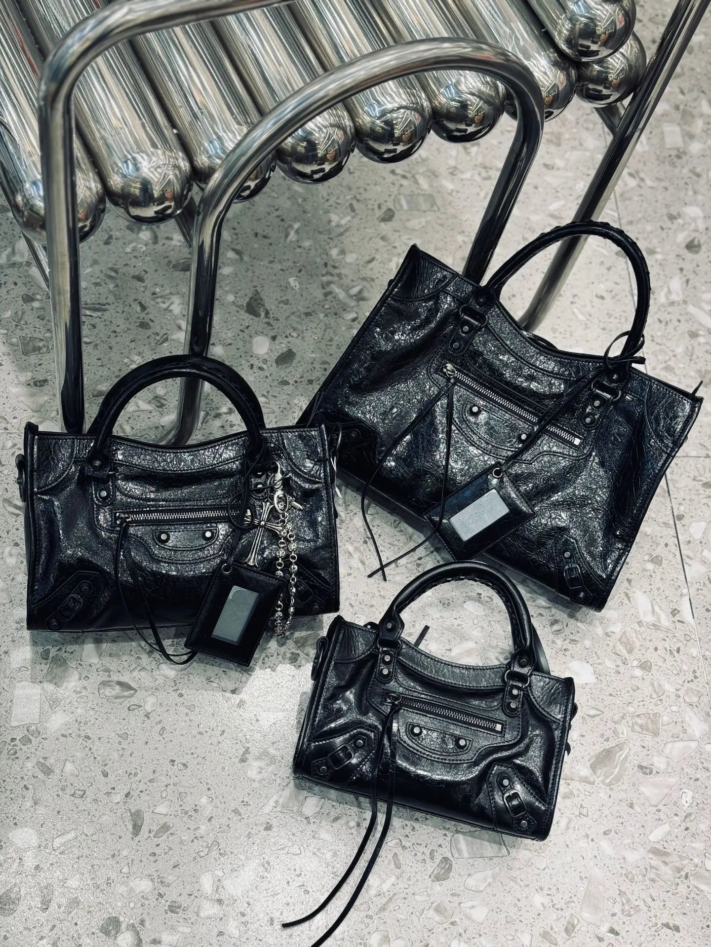 2026 Luxury Design Le City Rivet Motorcycle Bag Leather Leather Leather Handheld Women's Bag Trendy Fashion Single Shoulder Diag