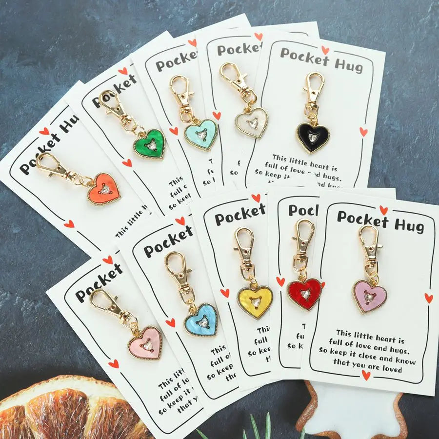 10 heartfelt keychain items, including a pocket-sized card with a message of affection, perfect as a gift.