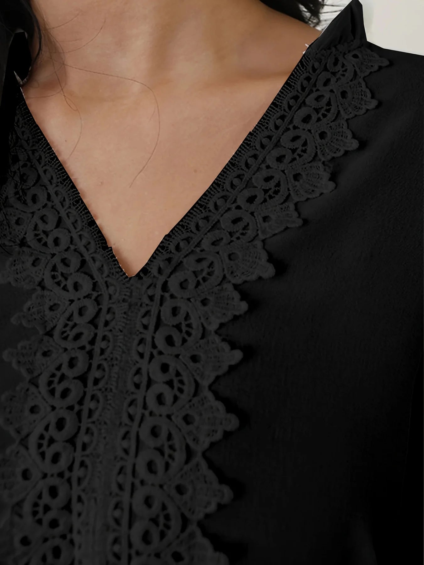 Ladies' Plus Size Spring & Autumn Lace-Piece Long Sleeve Casual V-Neck T-Shirt