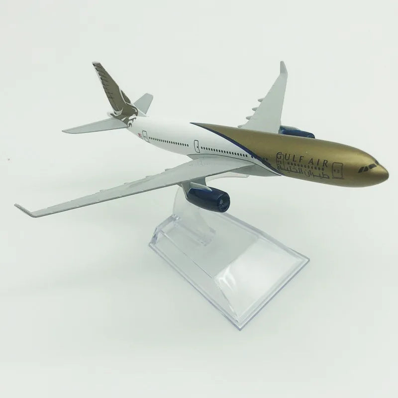 Gulf Air A330 Airplane Model 16cm 1/400 Scale Die-Cast Metal Toy Collectible Unassembled Educational Air Travel Theme