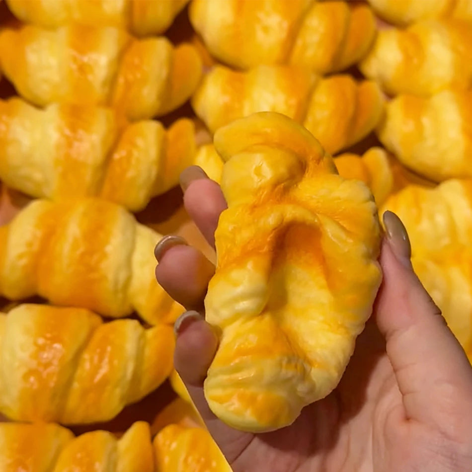 Slow Rising Croissant Squishy Squeeze Fidget Toy Soft Anti-Anxiety Stress Relief Sensory Toy Decompression Plaything