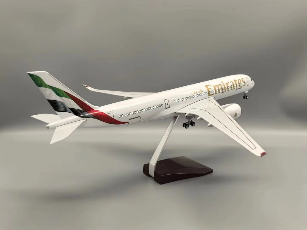 Airbus A350 Emirates 47cm 1:142 Model Aircraft Toy Airbus Led Light Diecasting Machine Collected For Aviation Souvenir Plane Toy