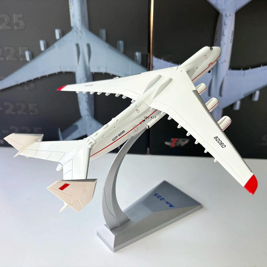 1/400 Scale AN225 Heavy Transport Aircraft Russian Ukraine AN-225 Diecast Finished Military Plane Model Collection Ornament Gift
