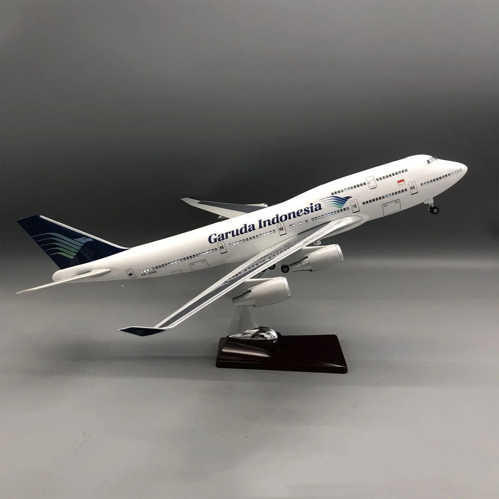 47cm Scale Aircraft Models B747 Indonesia Airways Resin Airplane Diecast Double Door With Lights Wheels Souvenir Toys Ornament