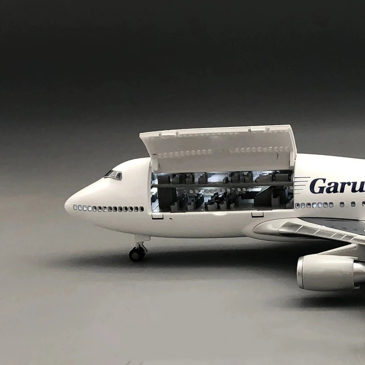 47cm Scale Aircraft Models B747 Indonesia Airways Resin Airplane Diecast Double Door With Lights Wheels Souvenir Toys Ornament