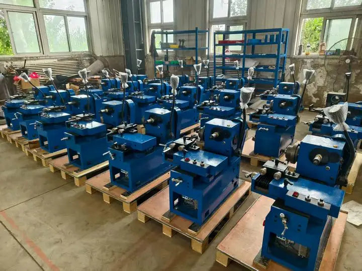 AA4C Brake Drum /disc Lathe Machine  450mm Infinitely Variable Speeds  Automatically Feeding and Unfeeding Dual Cutters