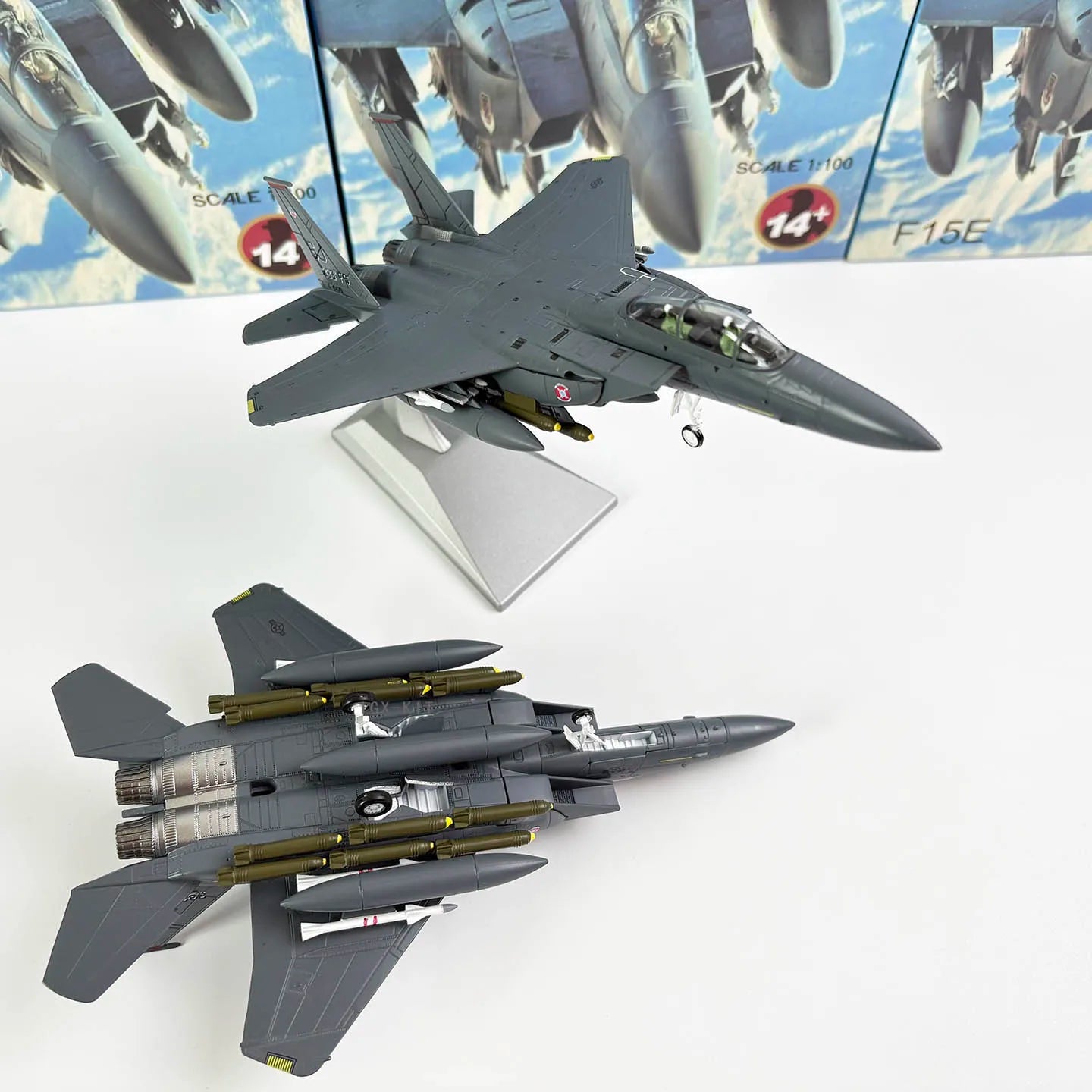 1:100 Scale US Army F15 F-15E F15E Strike Eagle Fighter Bomber Alloy Fighter Metal Airplane Plane Aircraft Model Ornament