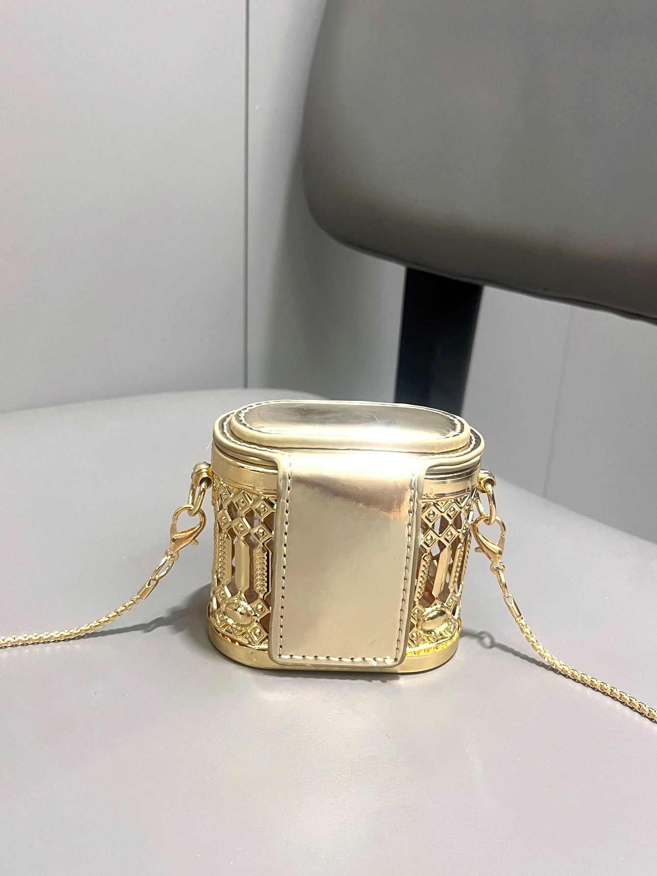 Super mini small  bag Golden luxury Designer shoulder bags Evening bag Purses and handbag funny metal shape Clutch purse Party