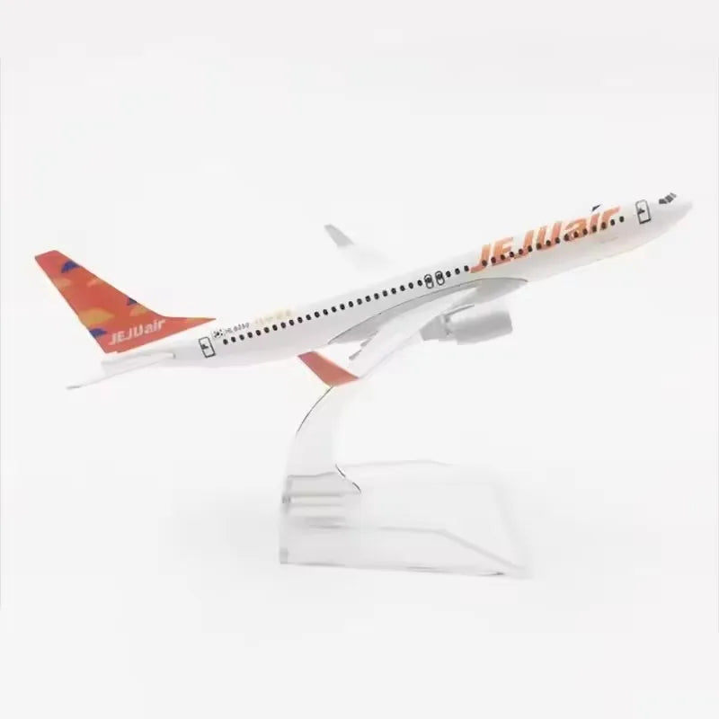 16CM Boe-ing 737 Aircraft B737 Jeju Air Scale Model Alloy Metal Diecast Airplane Miniatures Gift Collection Display