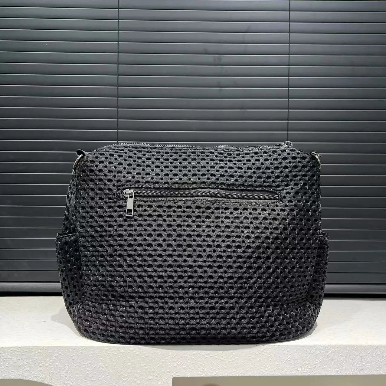 Fashionable neutral mesh spliced nylon shoulder bag, large capacity, lightweight and casual handbag