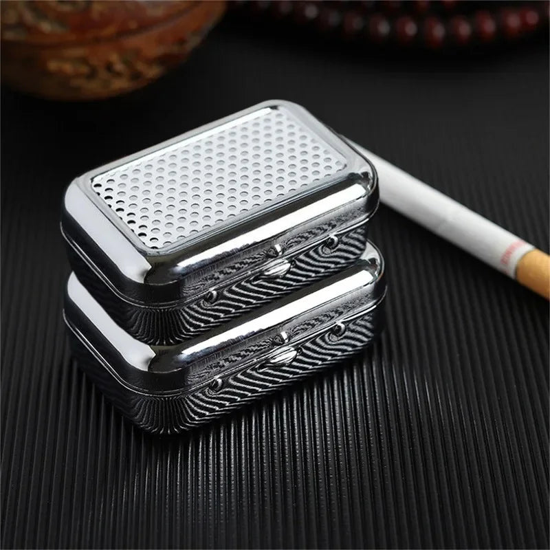 1/2 Pcs Car Portable Mini Metal Ashtray with Lockable Lid Desktop Ashtray Pocket Ashtray Men's Gift