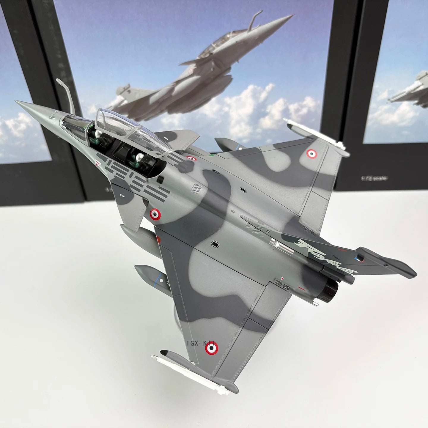 1/72 Scale French Air Force Rafale Fighter Jet Camouflage Diecast Finished Military Plane Model Collection Ornament Gift