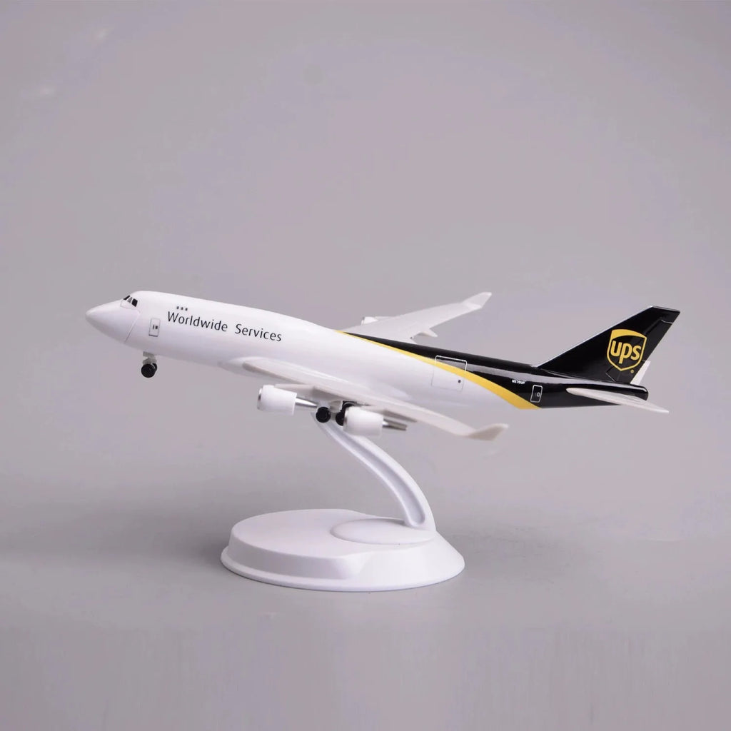 20cm Scale Aircraft Open Cargo Door UPS B747 Cargo Aircraft Model Adults Fun Toy Airplane Diecast ABS Gift Collectible Miniature