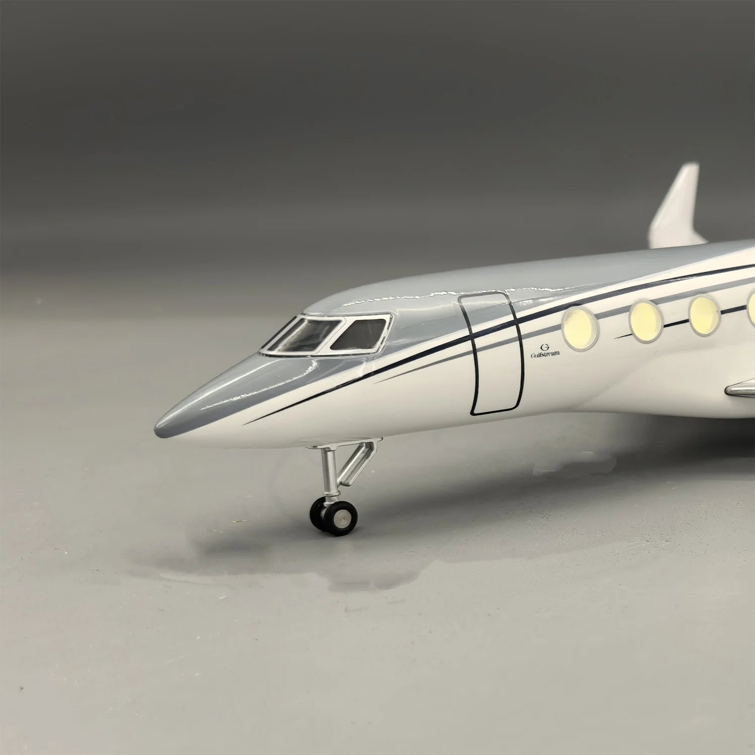 1:50 Scale Model Aircraft Gulfstream G650 Simulation Jet Airplanes Diecast Resin Model Plane Toy With Wheels Original G650 House