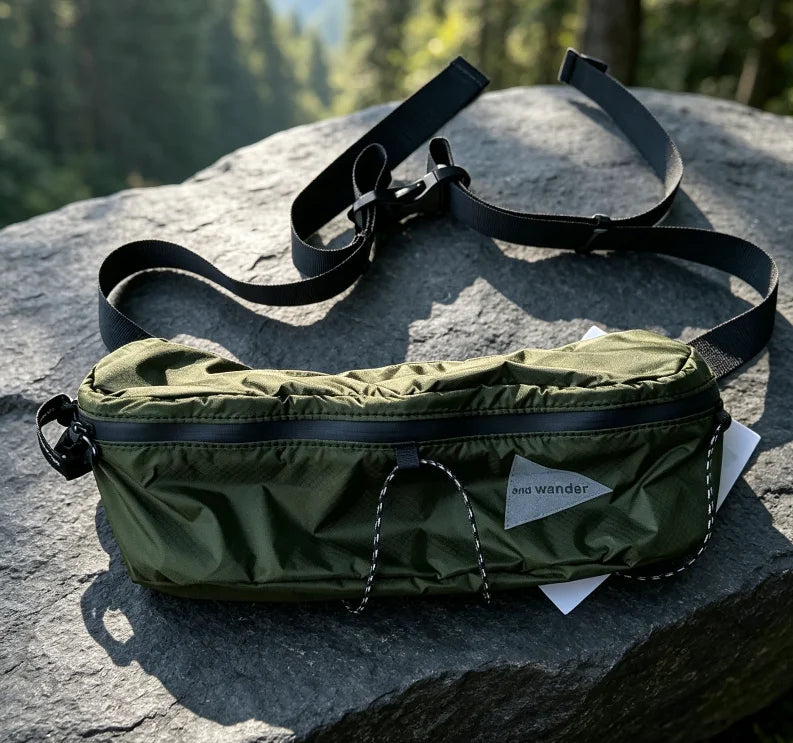And wander invista nylon, lightweight, wear-resistant, tear-resistant, waterproof, messenger bag
