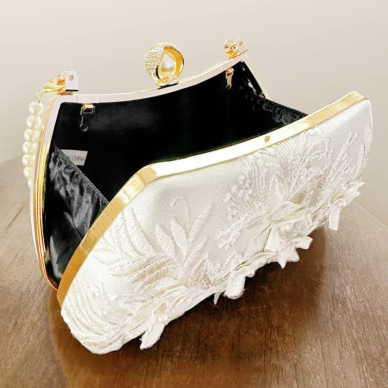 Fashion Pearl Chain Handbags Female White Embroidered Lace Flower Clutch Purse Crossbody Shoulder Party Wedding Prom Evening Bag