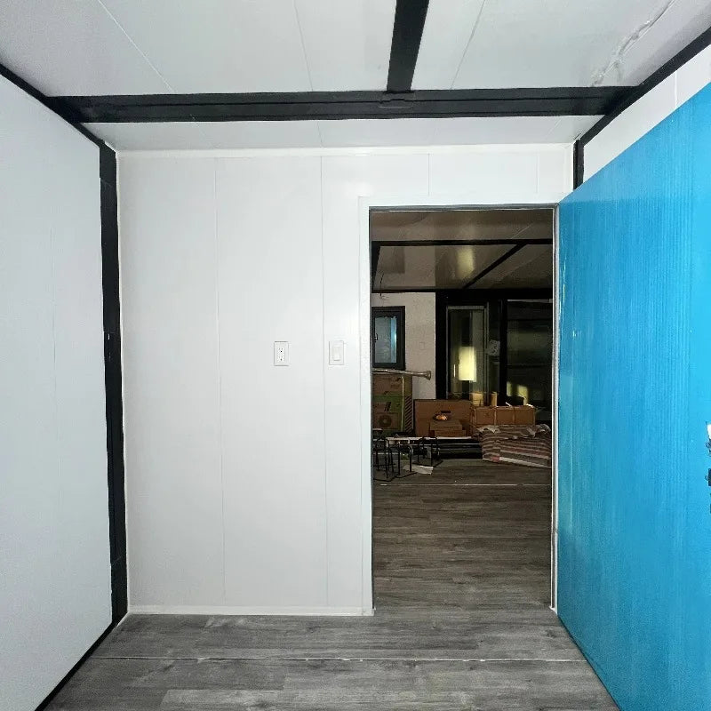 Customized Prefab 2 Story 40Ft Villa Expandable Container House Modern Modular Detachable Waterproof Luxury Hotel 2 3 Bedroom