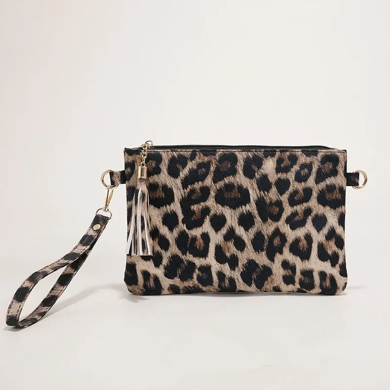 New Leopard Print Envelope Clutch Purse Women's Fashion Wallet with Large Capacity Portable Zipper Coin Pouch for Daily Use