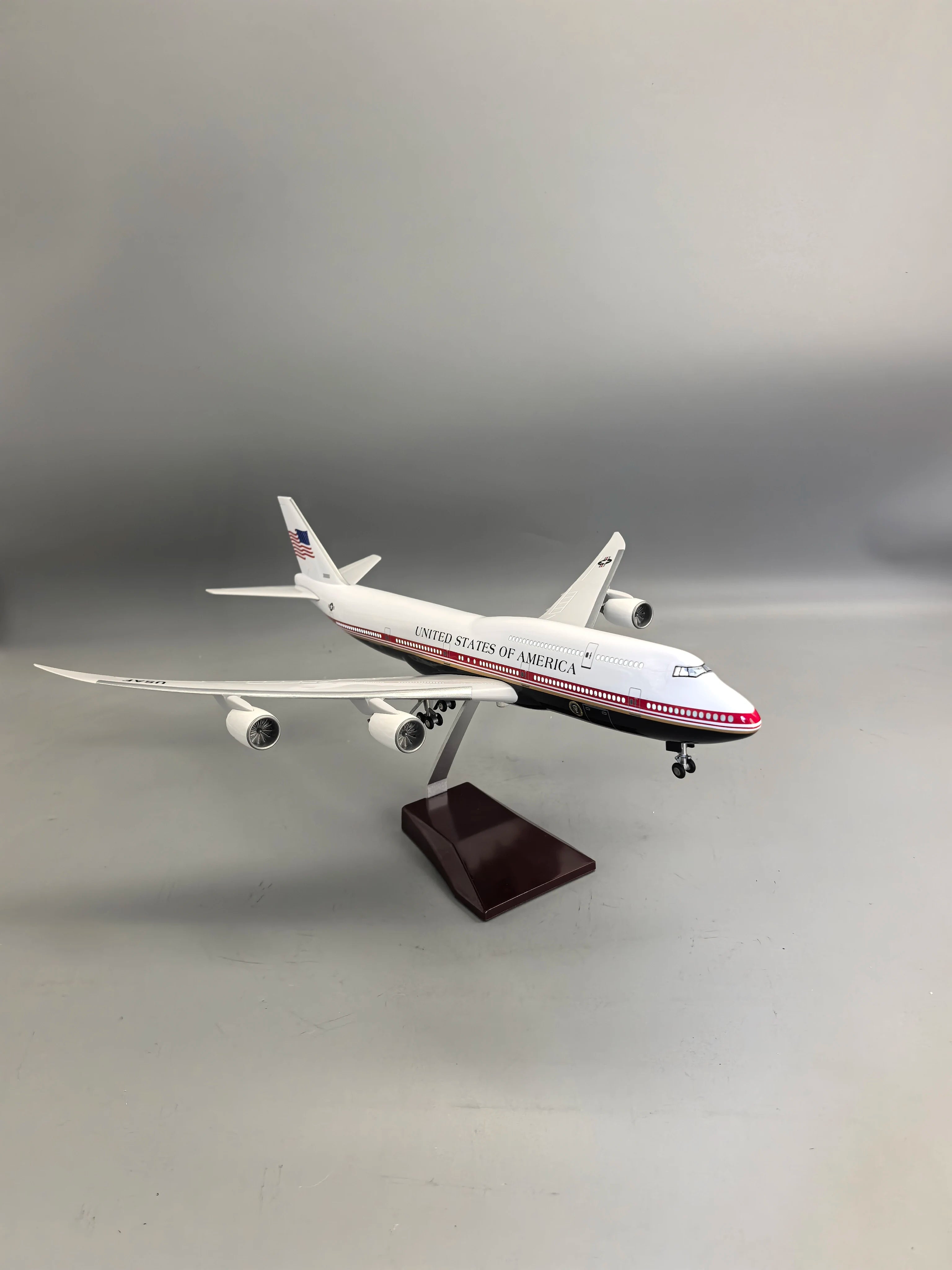 47CM Scale Model Planes 747 Airplane Model B747-8 US Air Forc Miniatures For Collections And Displays Resin Decoration Gift