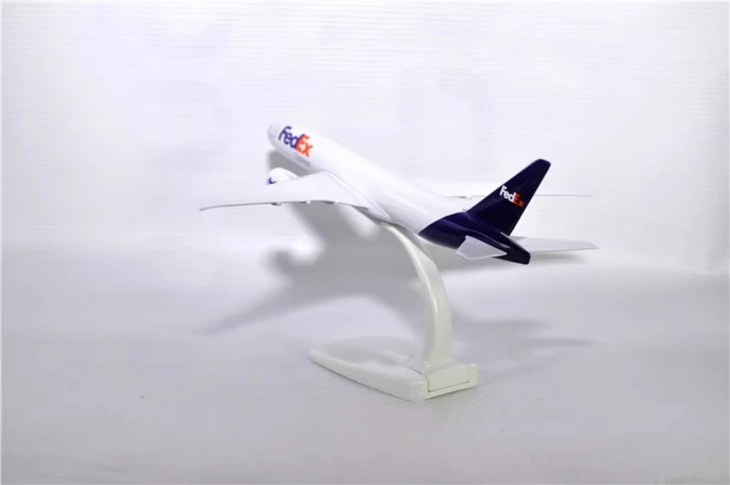 20cm Scale Aircraft	FedEx Aviation Boeing 777 Aircraft Model Die-cast Metal Model Airplanes Aviation Enthusiasts Gifts
