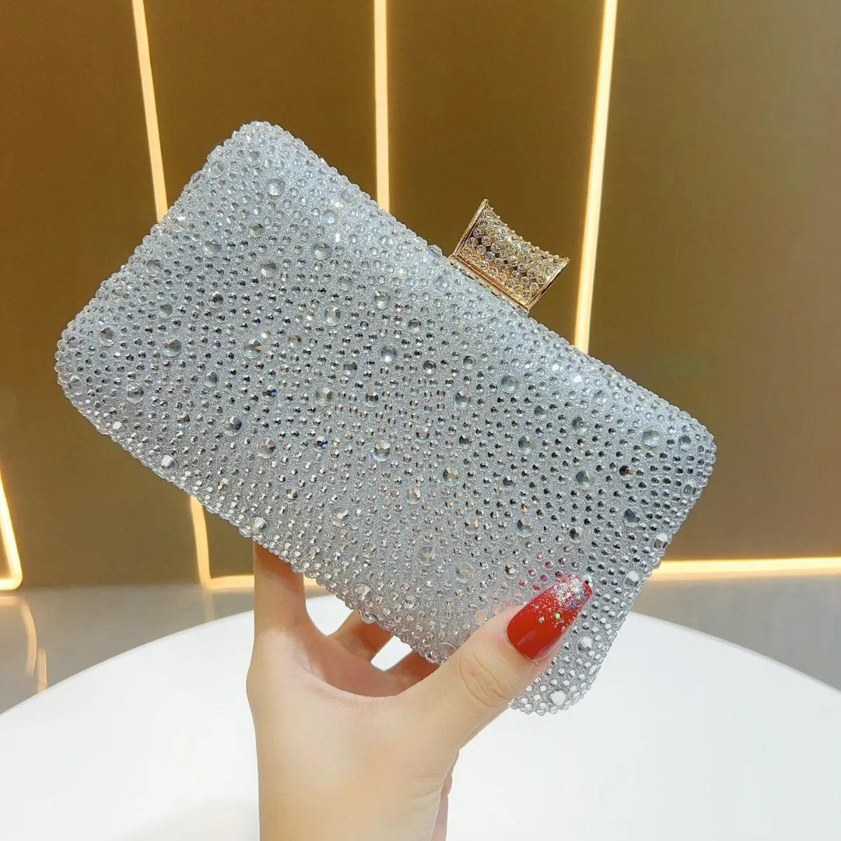 New Luxury Diamond Clutch Bag Women’s Elegant Chain Handle Evening Purse Lightweight High-End Handheld Party Wedding Handbag