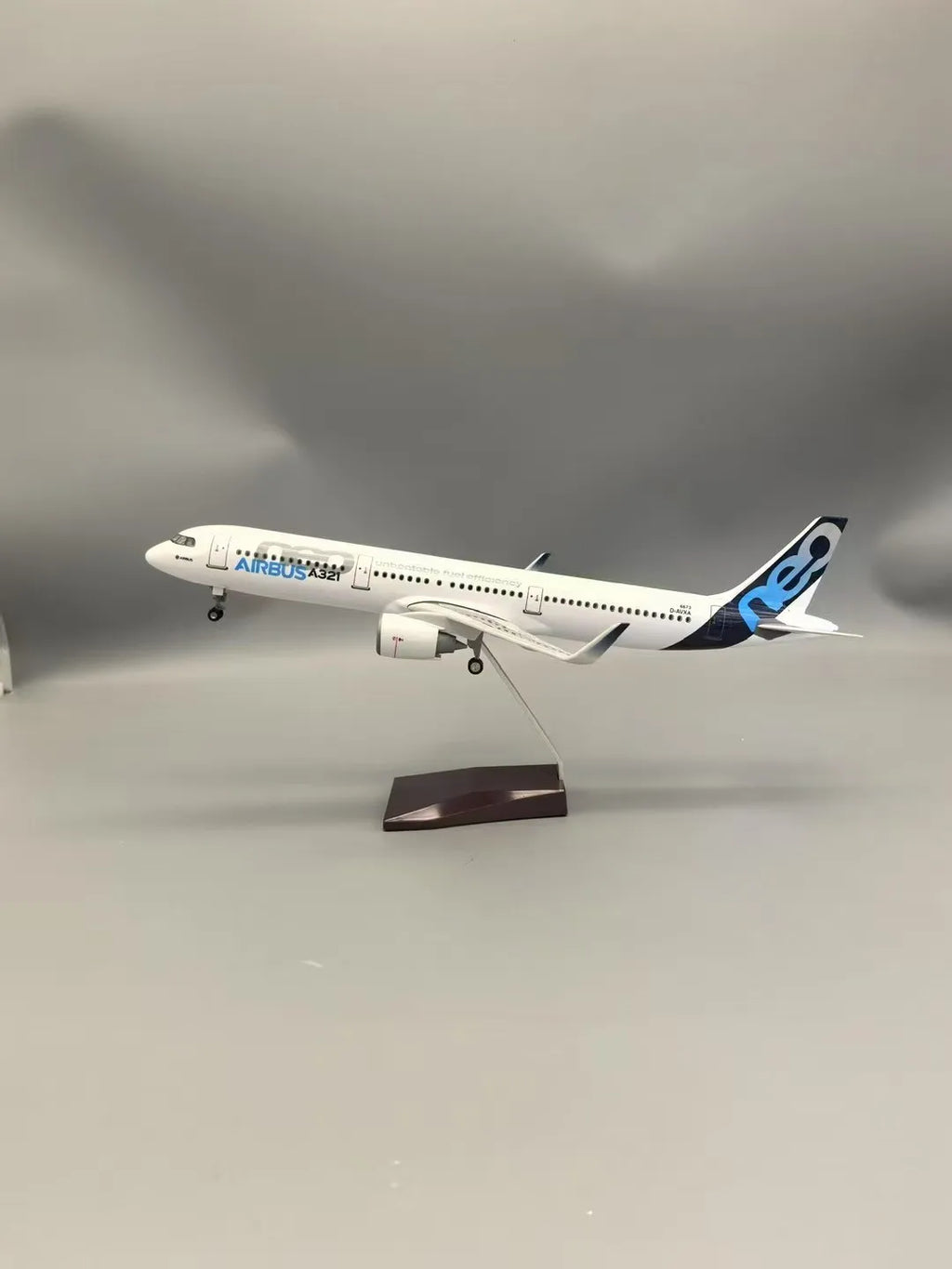 44CM Scale Aircraft 1/100 A321 neo Prototype Model Airplane Resin 321 collectible miniatures Model toys for children Collected