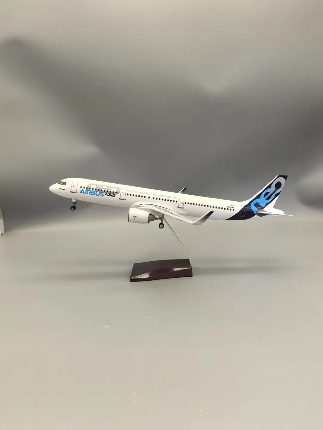 44CM Scale Aircraft 1/100 A321 neo Prototype Model Airplane Resin 321 collectible miniatures Model toys for children Collected
