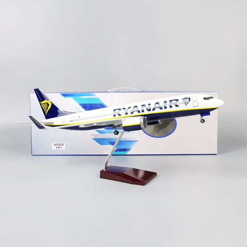 47CM Scale B737 Ryanair Airplane Model Plane Toy Flying 737-8 Diecast Resin Aircraft Toys with Light & Wheel Decoration