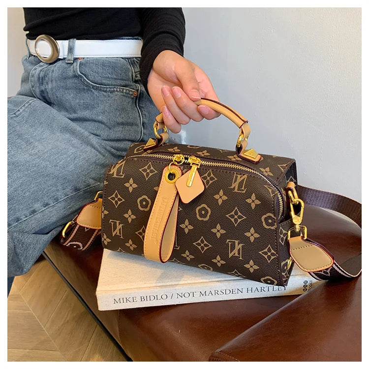New retro printed handbag, new large capacity pillow bag, versatile and fashionable commuting broadband,single shoulder diagonal