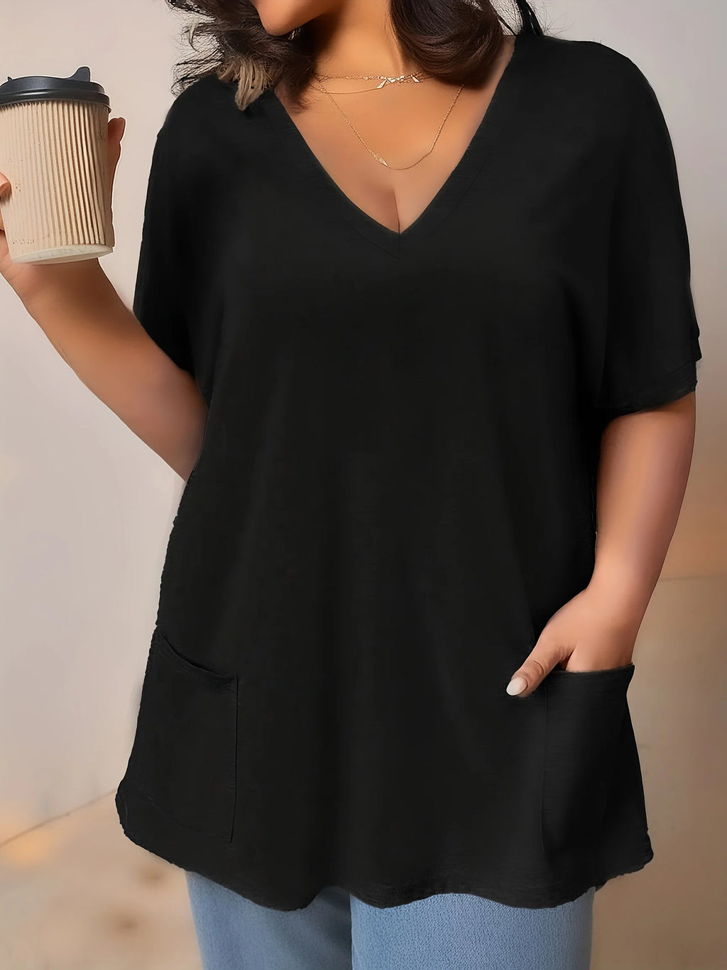 Plus Size Women's V-Neck Short Sleeve Casual T-Shirt with Front Pockets Comfortable and Stylish Top