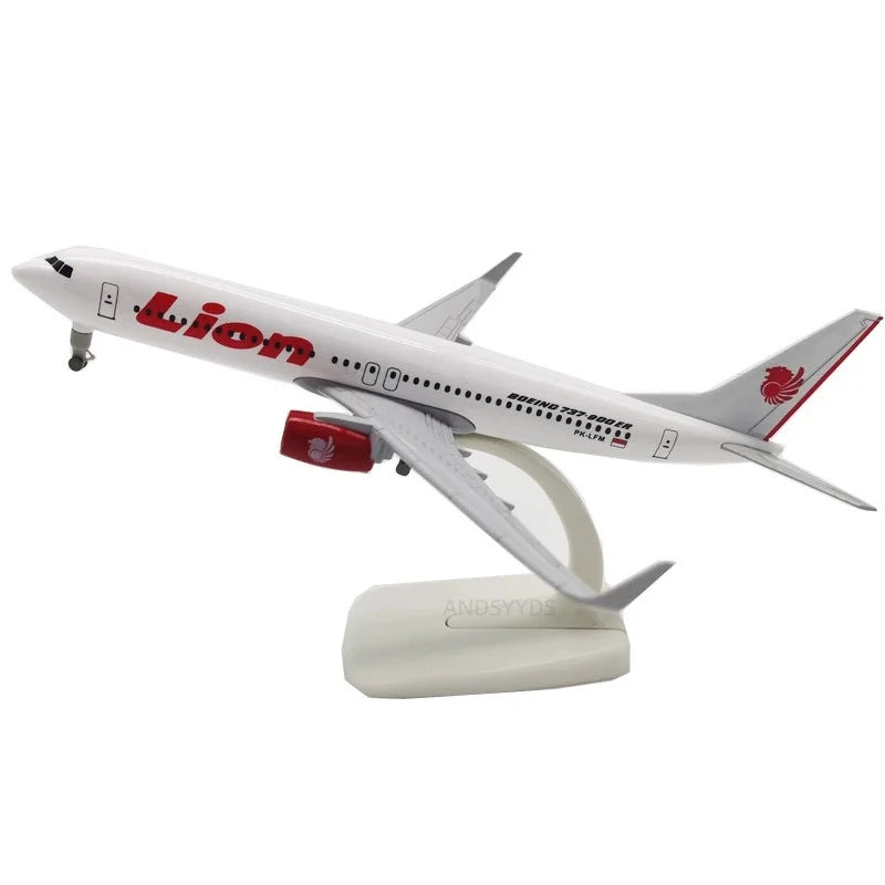 Scale 1:400 Model Airplane Air LION B737 Replica Aircraft Metal Miniature Plane with Wheels Collection gift Souvenir Plane Toy