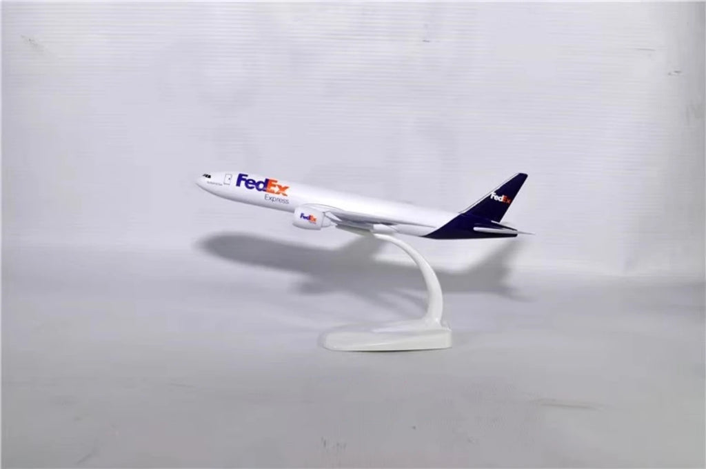 20cm Scale Aircraft	FedEx Aviation Boeing 777 Aircraft Model Die-cast Metal Model Airplanes Aviation Enthusiasts Gifts
