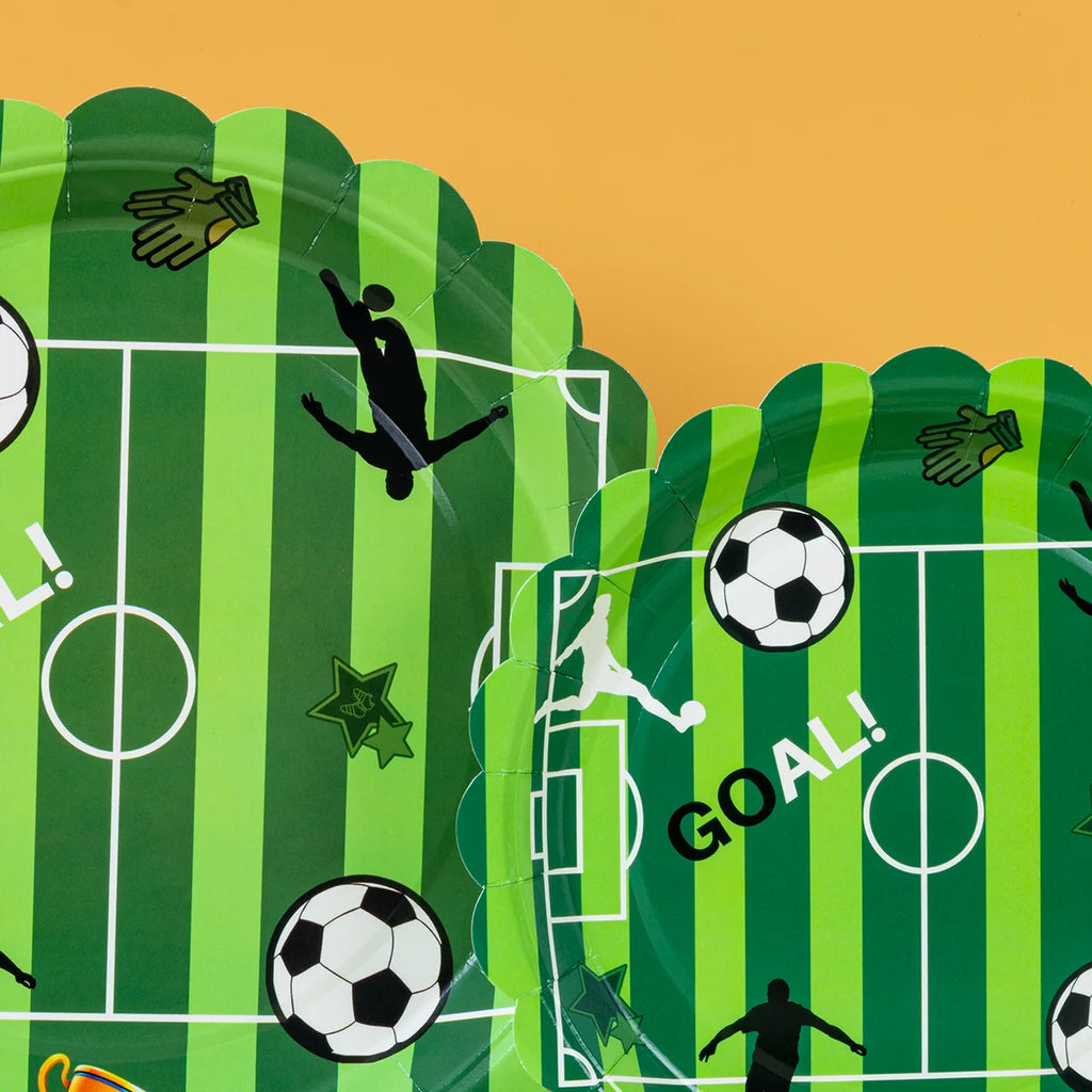 Green Soccer Pitch Scalloped Disposable Paper Plates 7/9 Inch Round Plates for Kids Football World Cup Party Supplies