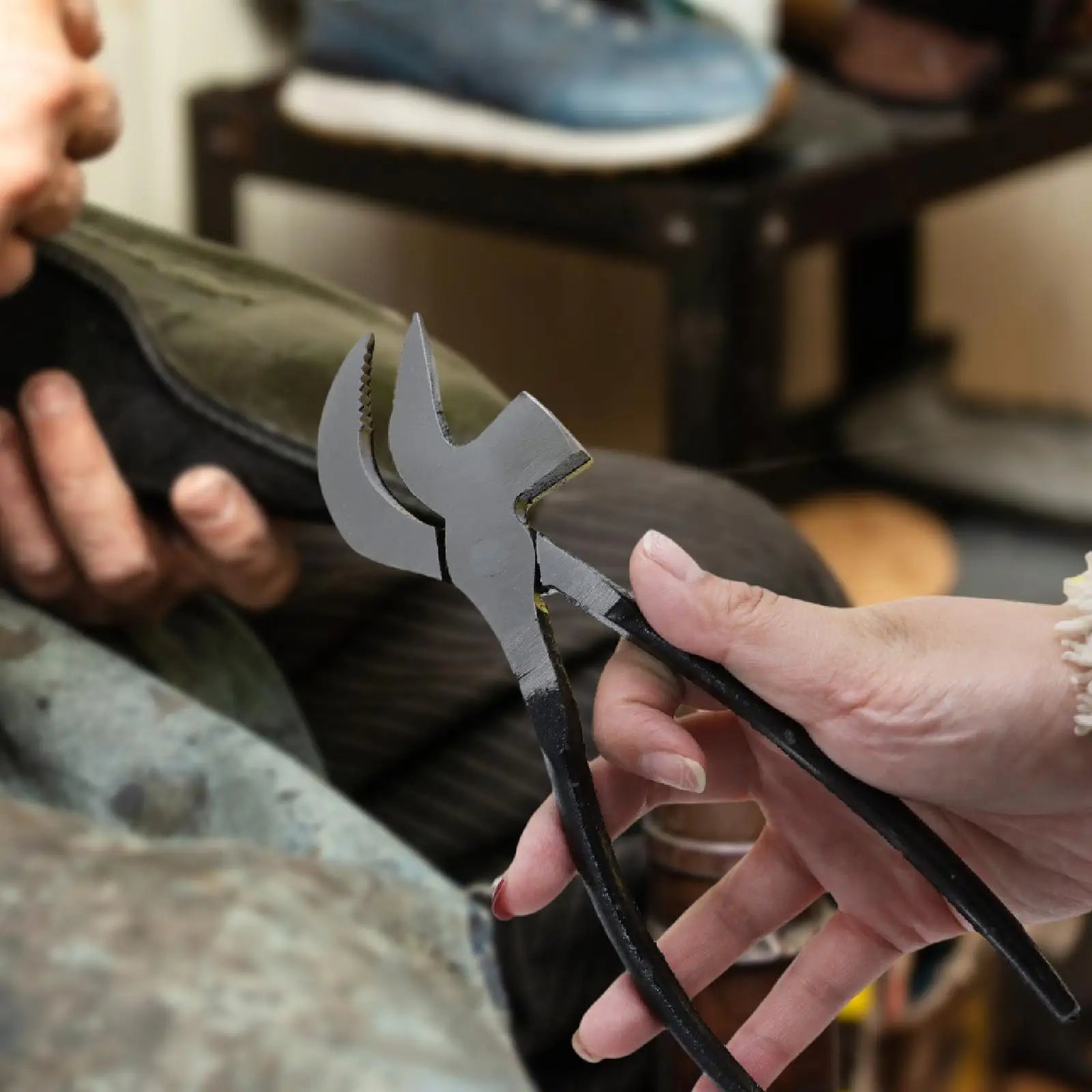 Easy Use Leathercraft Cobbler Plier Durable Metal Pincer Carbon Steel Shoe Mending Tool Multi Tool for Handcraft