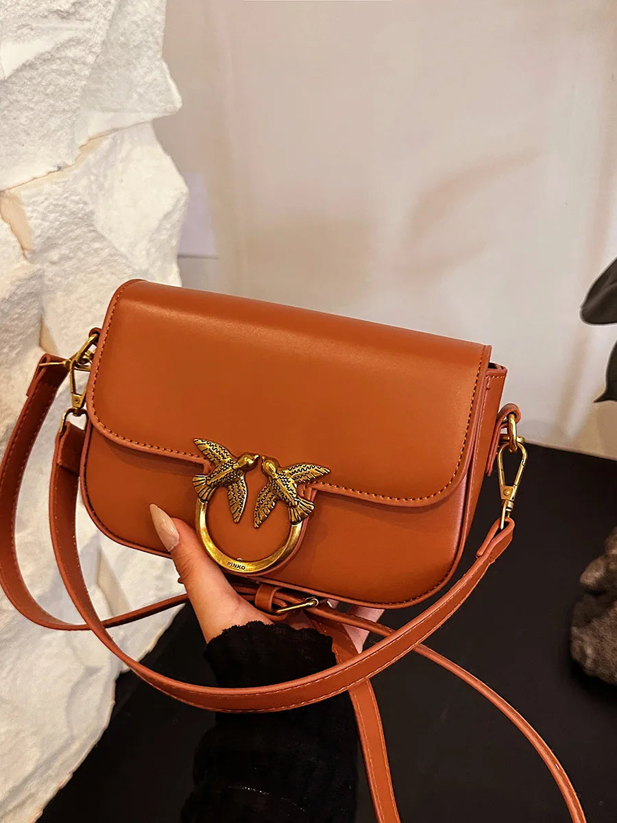 Fashion commuter women's bag Bacchus chain bag One shoulder oblique span Swallow bag Flying bird double flying swallow bag
