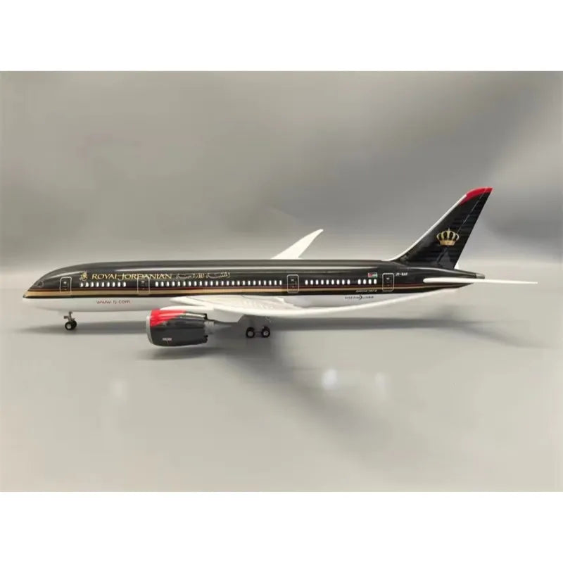 2025 New 1:130 Scale Model Royal Jordanian B787 Aircraft Air Airlines With Light Wheel Diecast Resin Airplane Collection Display
