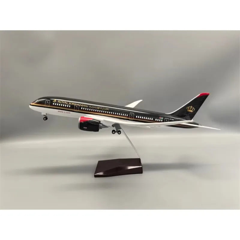 2025 New 1:130 Scale Model Royal Jordanian B787 Aircraft Air Airlines With Light Wheel Diecast Resin Airplane Collection Display