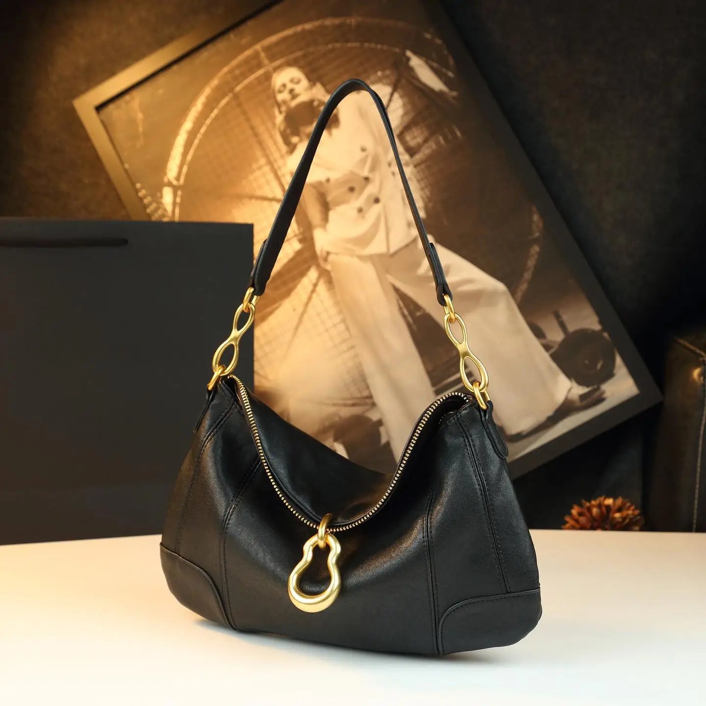 Women's Designer Diaper Bag Elegant Crossbody Handbag Luxury Minimalist Tote Vintage Leather Unique And Trendy Design