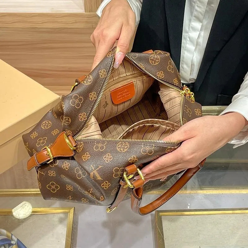 Ladies' light luxury handbag 2026 new high-end designer retro handbag shoulder bag large capacity crossbody bag fashionable