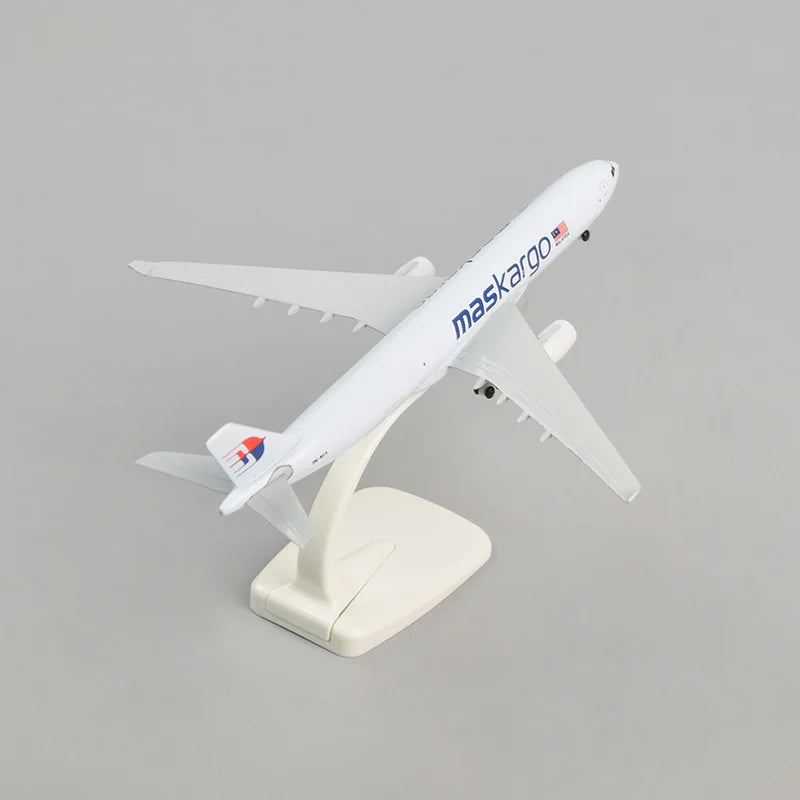 20cm Malaysia Cargo A330 Airplane Model Metal Diecast Model Plane Kit with Stand for Adult Collection Display or Toy Gift