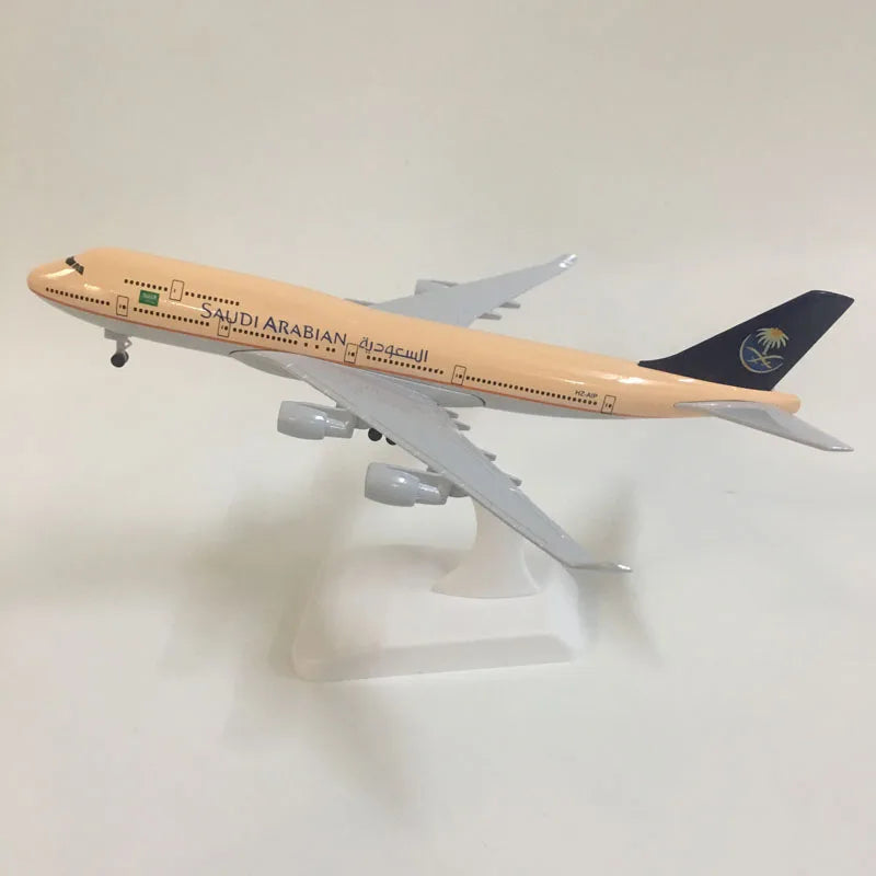 JASON TUTU 20CM Saudi Arabian Boeing 747 Aircraft Model Planel Airplane Diecast Metal 1/300 Scale Planes Collect Gifts